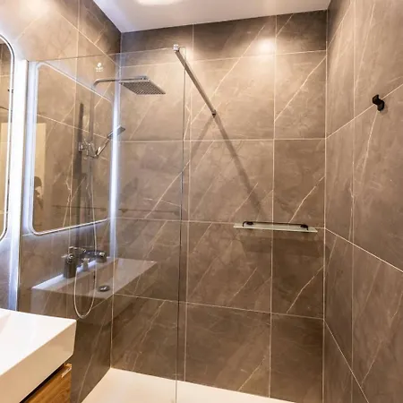 Modern Designapartment In Location *