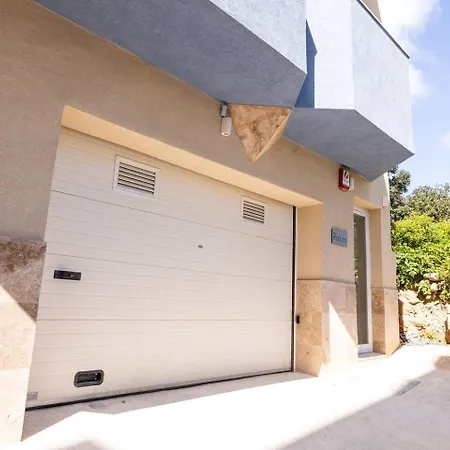 Modern Designapartment In Location Msida